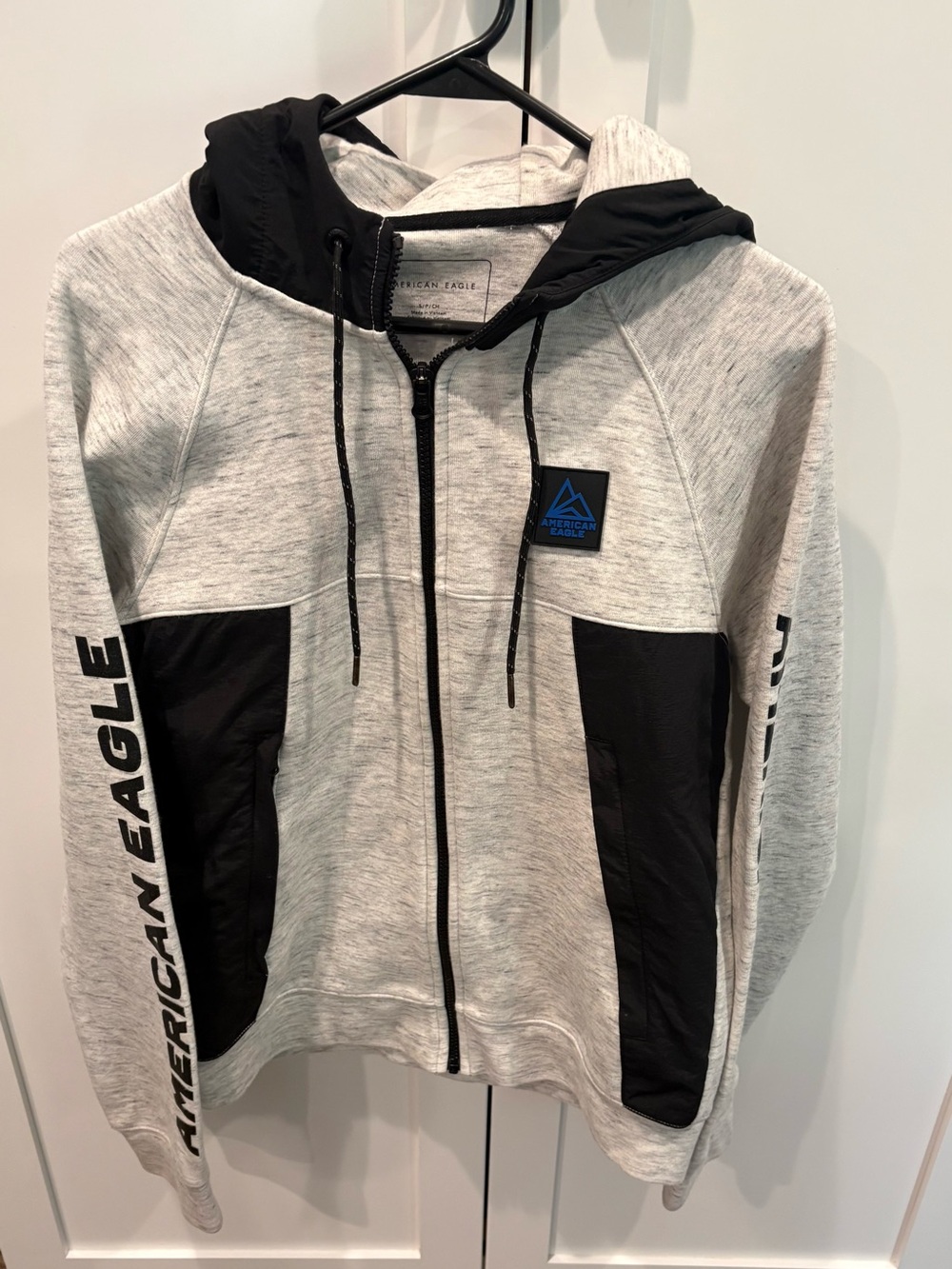 American Eagle Outfitters Light Gray & Black Hooded Zip Jacket